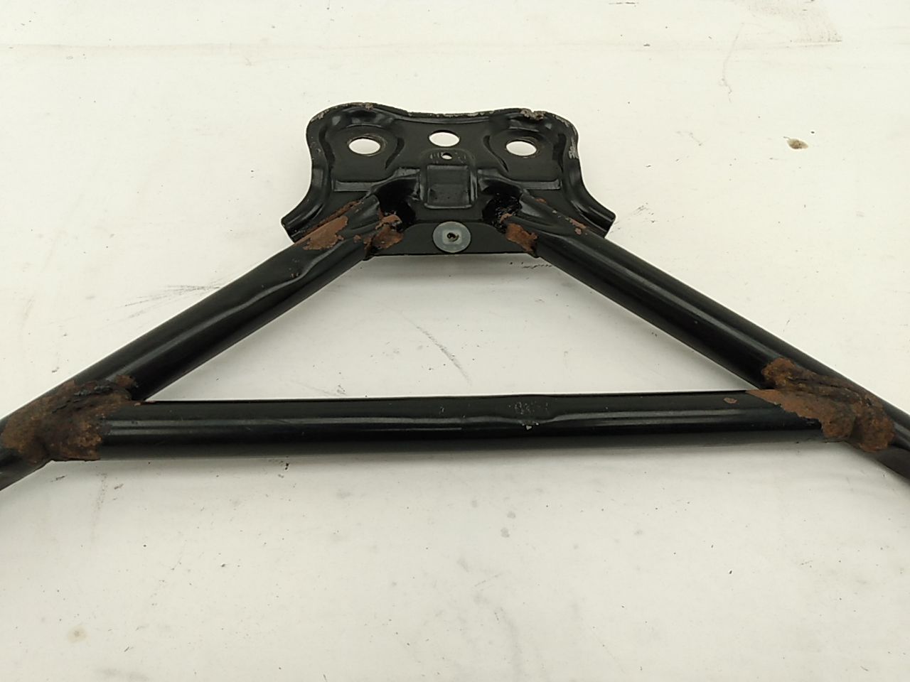 Lexus IS300 Front Lower H Bracket