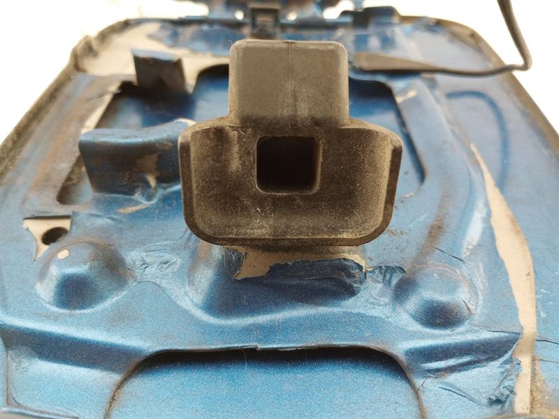 Lexus IS300 Fuel Filler Door