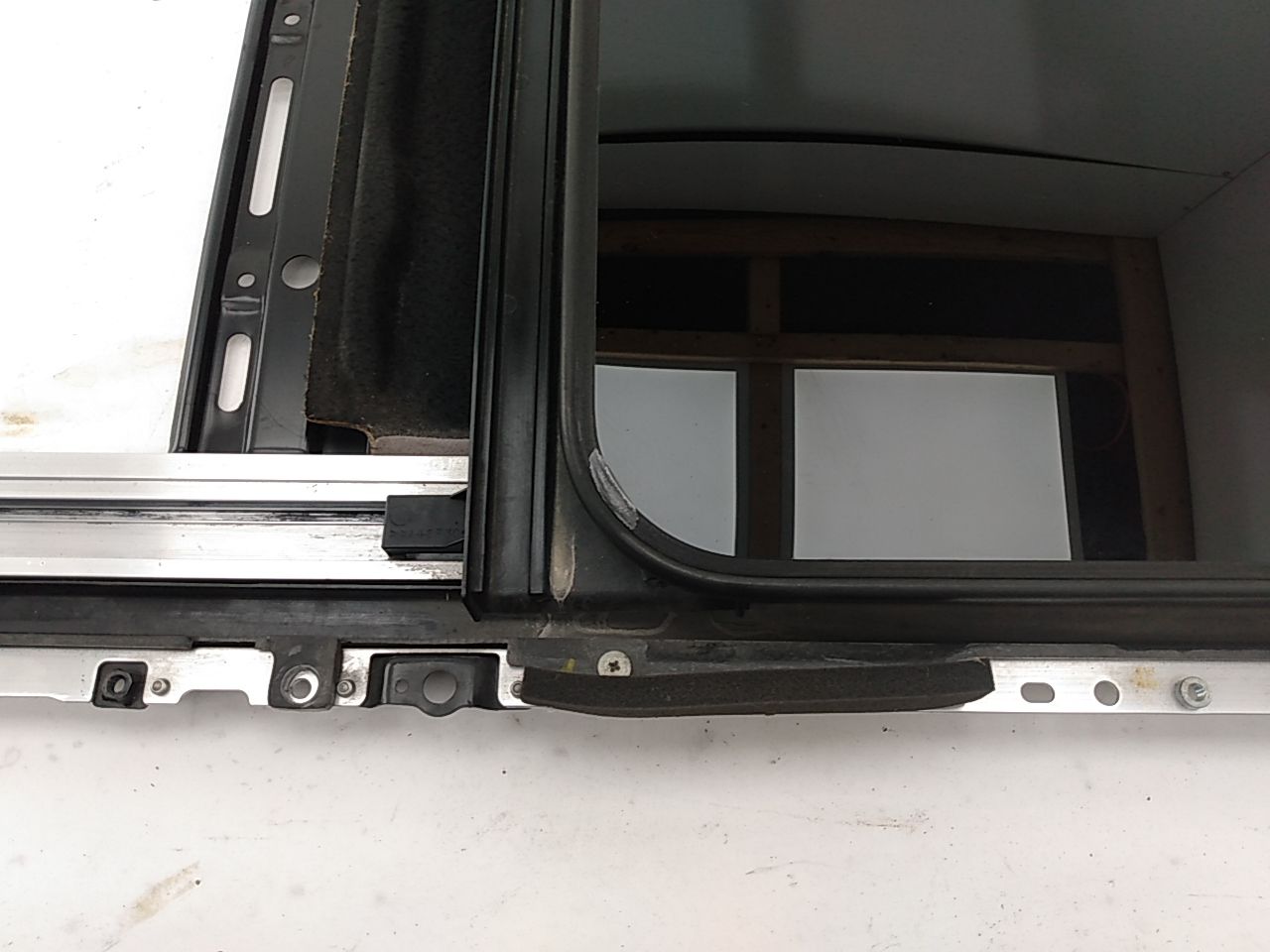 Lexus IS300 Sunroof Assembly