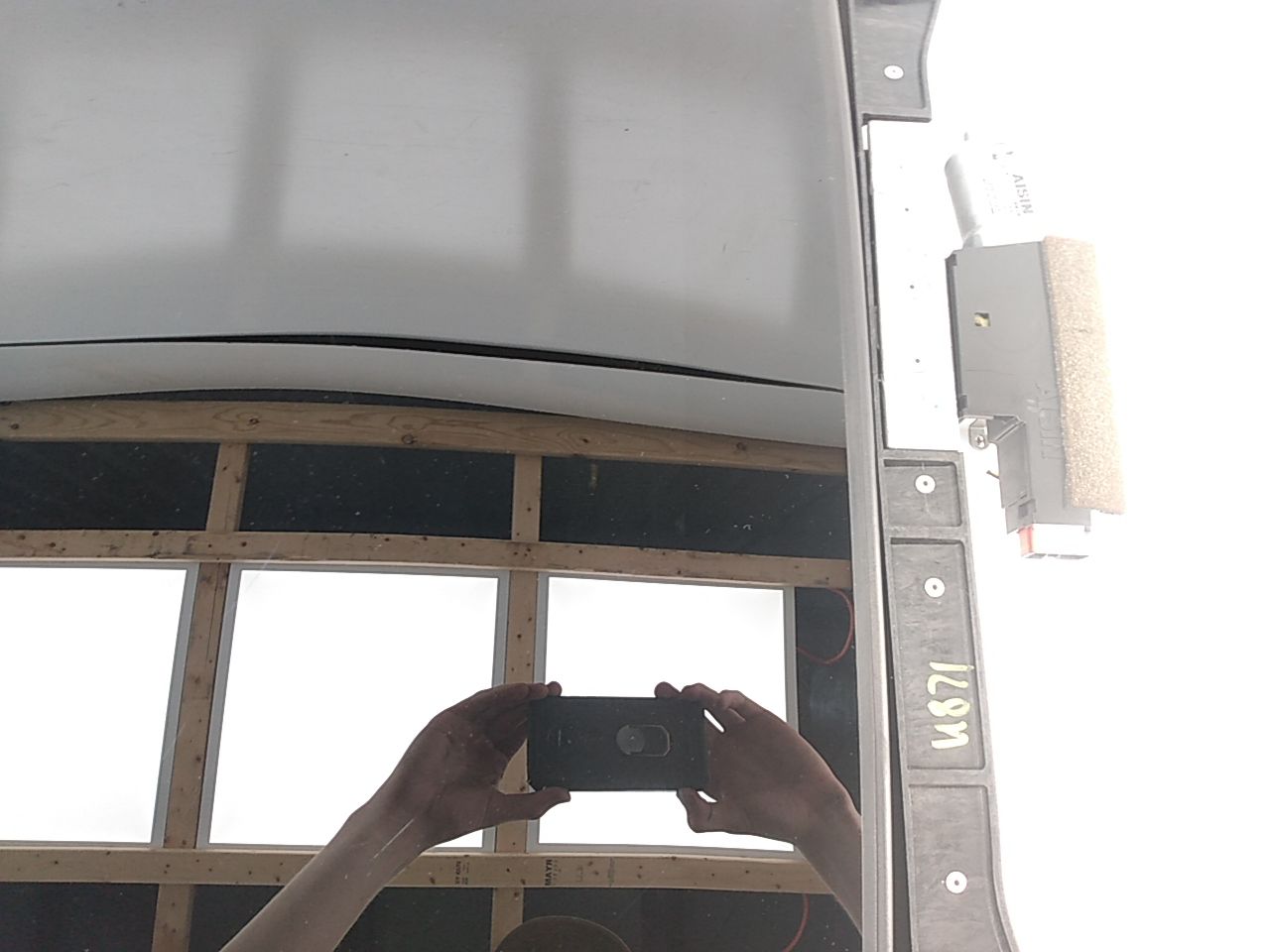 Lexus IS300 Sunroof Assembly