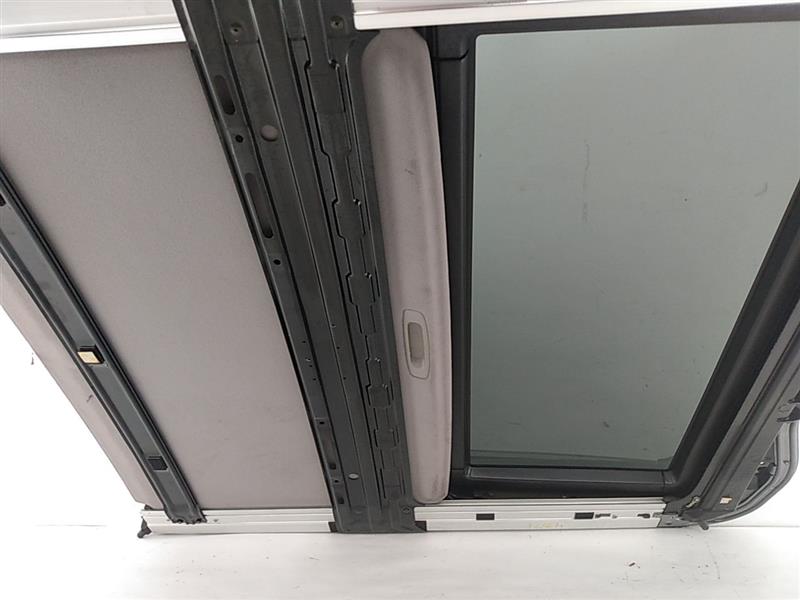 Lexus IS300 Sunroof Assembly