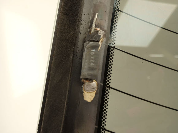 Lexus IS300 Back Glass