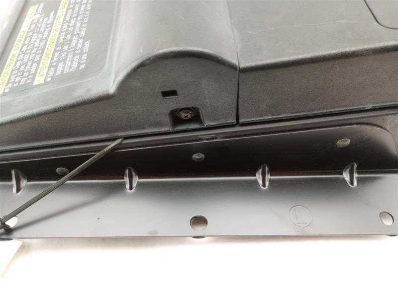 Lexus IS300 Rear Ski Bag Compartment