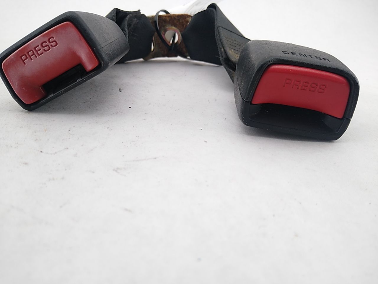 Lexus IS300 Rear Center Seat Belt Buckles