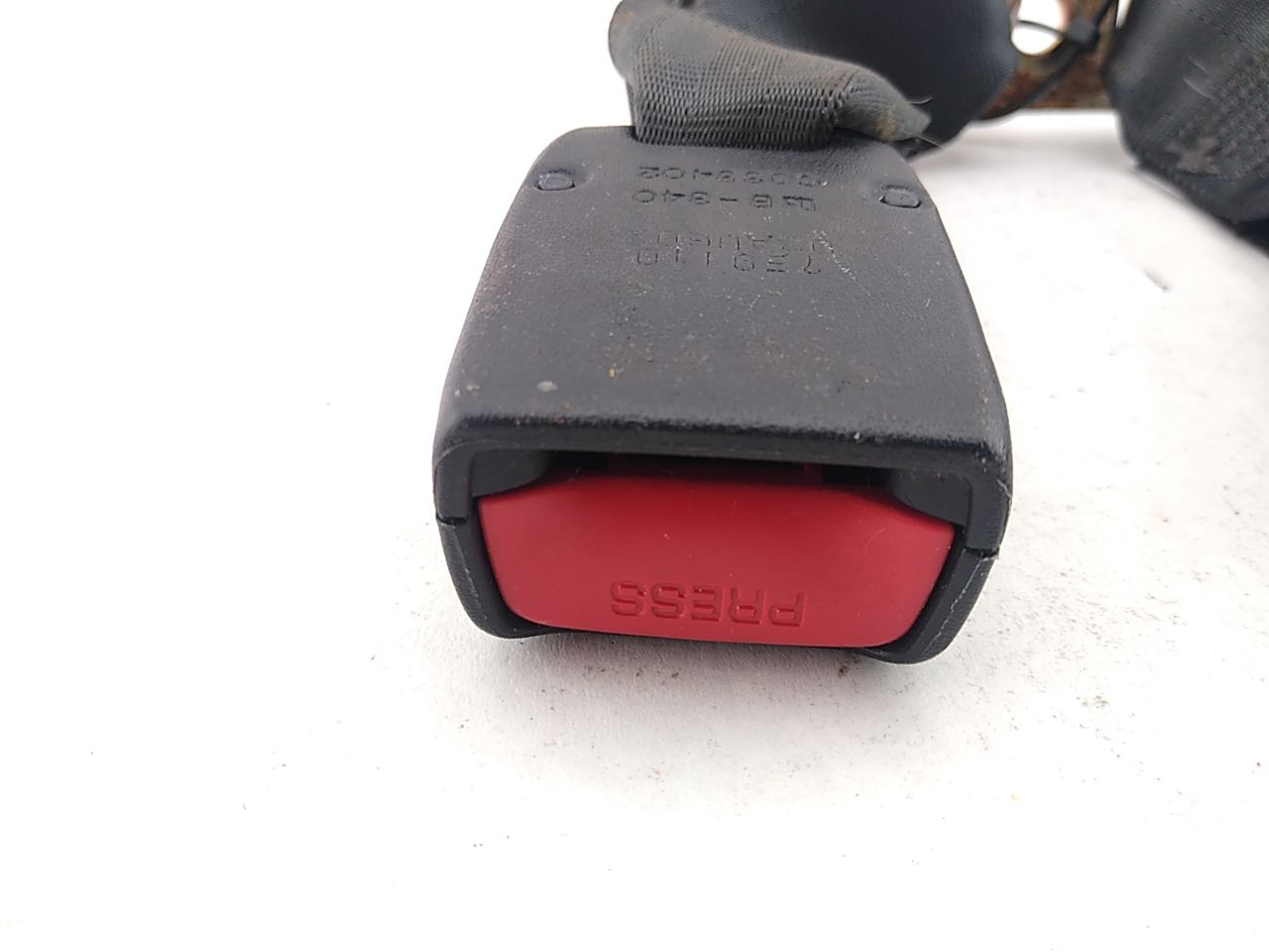 Lexus IS300 Rear Center Seat Belt Buckles