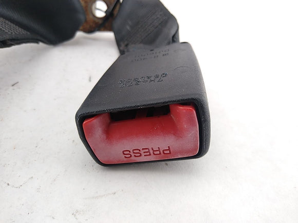 Lexus IS300 Rear Center Seat Belt Buckles