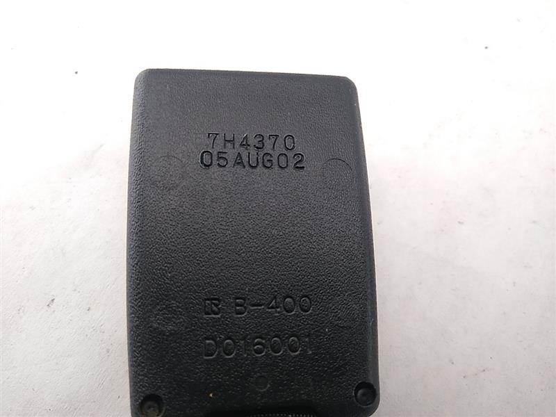 Lexus IS300 Rear Center Seat Belt Buckles