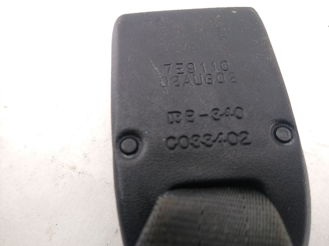 Lexus IS300 Rear Center Seat Belt Buckles