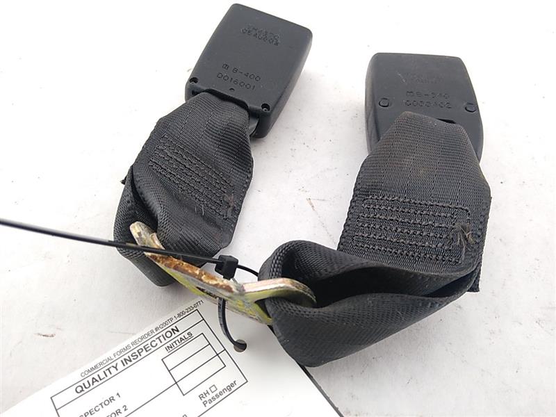 Lexus IS300 Rear Center Seat Belt Buckles