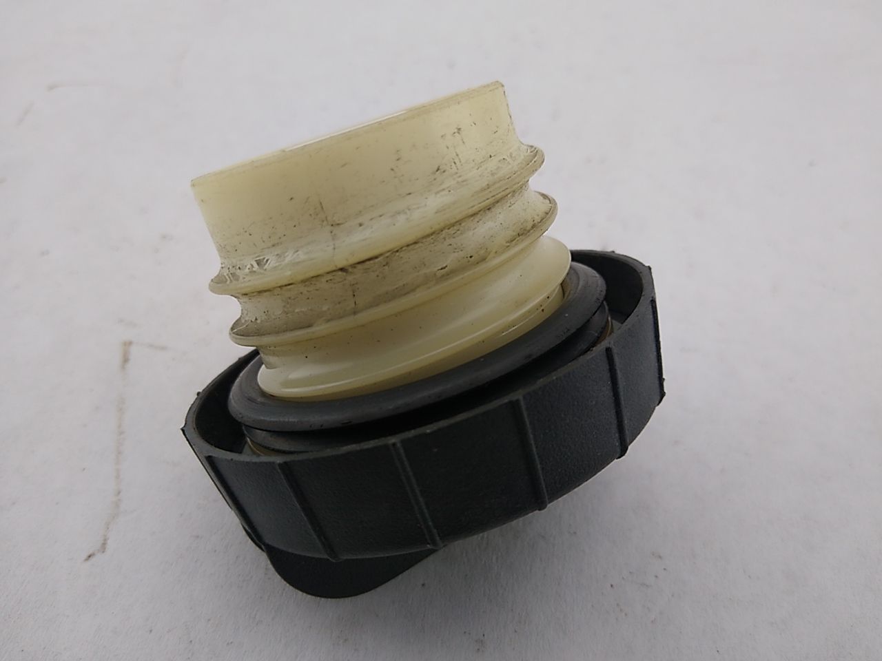 Lexus IS300 Gas Cap