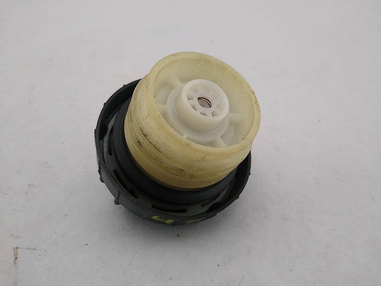 Lexus IS300 Gas Cap