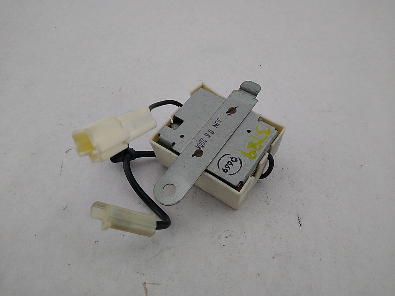 Lexus IS300 Rear Defroster Filter Relay Module - 0