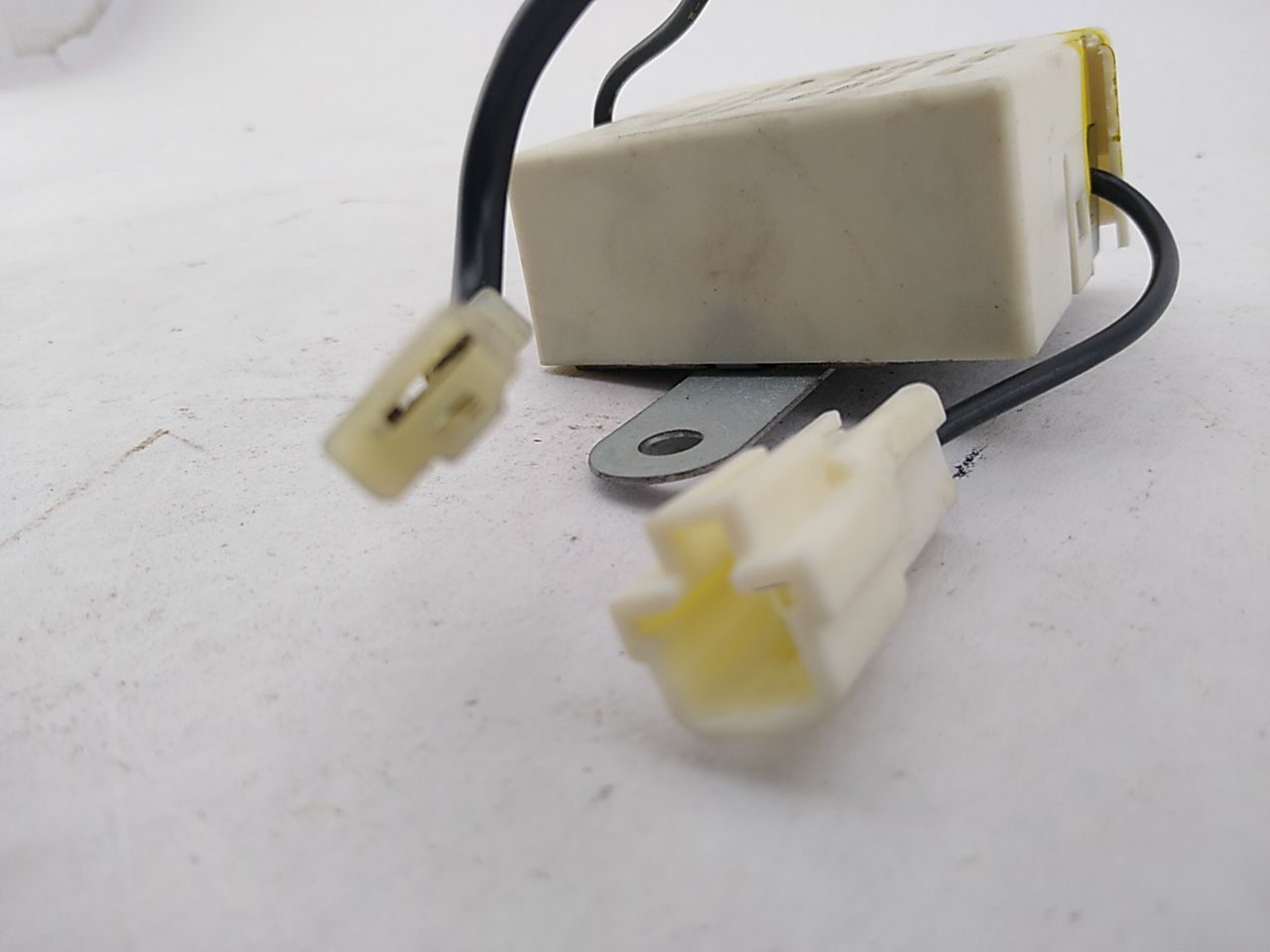 Lexus IS300 Rear Defroster Filter Relay Module