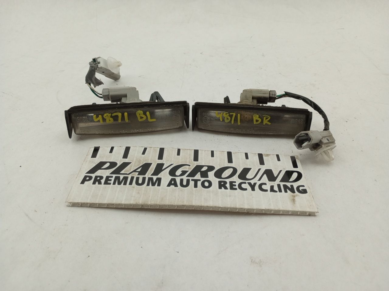 Lexus IS300 Pair Of License Plate Lamps