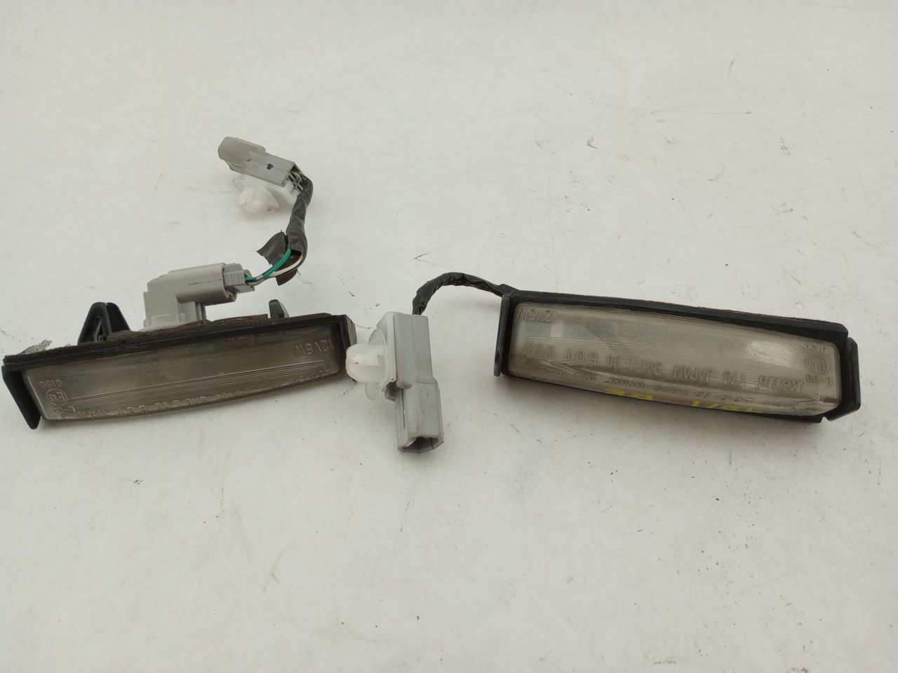 Lexus IS300 Pair Of License Plate Lamps