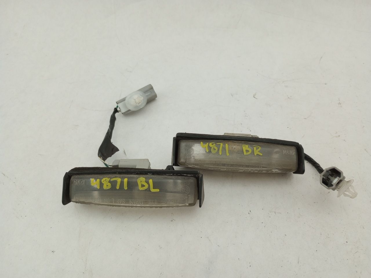 Lexus IS300 Pair Of License Plate Lamps