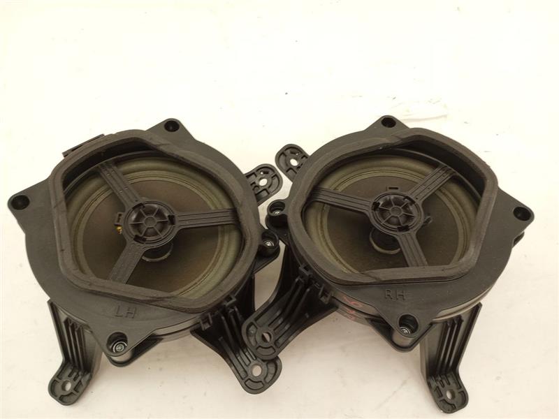 Hyundai Genesis Set Of Speakers With Amp