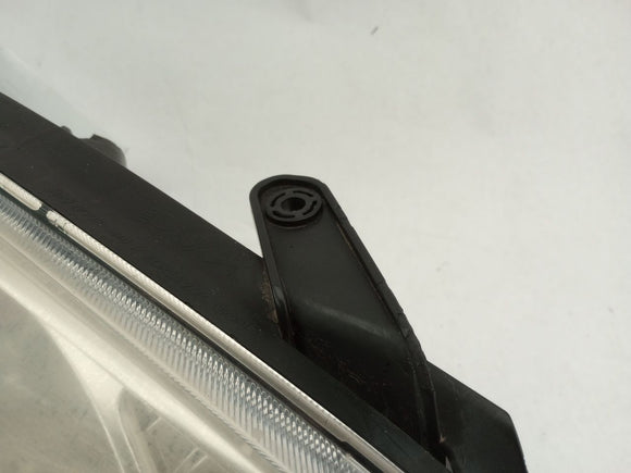 Hyundai Genesis Front Right Headlamp Assembly