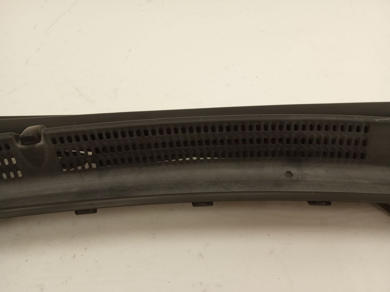 Hyundai Genesis Front Windsheild Cowl Bezel Trim