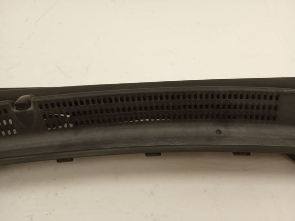 Hyundai Genesis Front Windsheild Cowl Bezel Trim