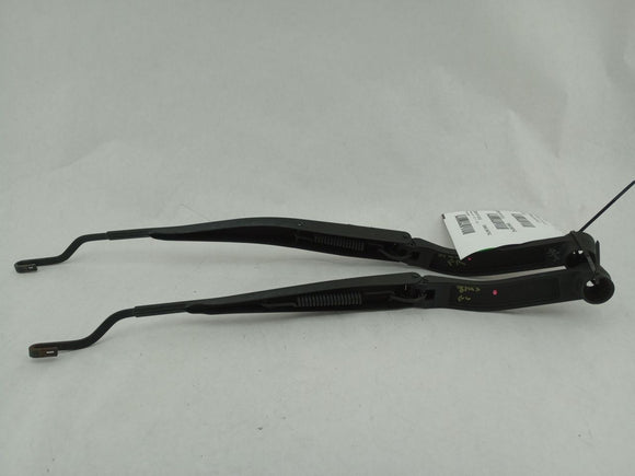 Hyundai Genesis Pair Of Wiper Arms
