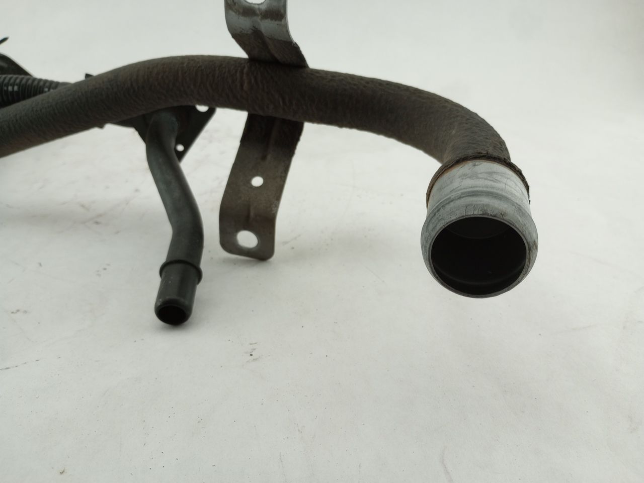 Hyundai Genesis Fuel Filler Neck W/ Cap