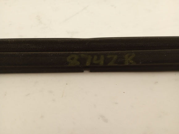 Hyundai Genesis Pair of Lower Exterior Door Moulding