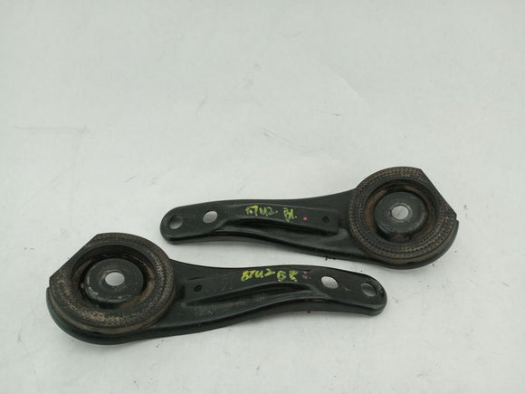Hyundai Genesis Pair Of Rear Subframe Support Brackets