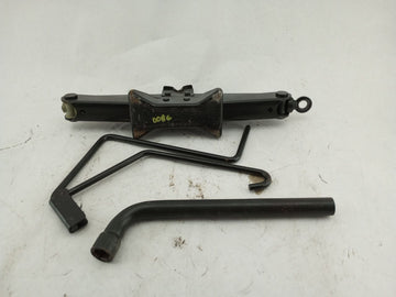 Saab 9-5 Jack And Tool Kit - 0