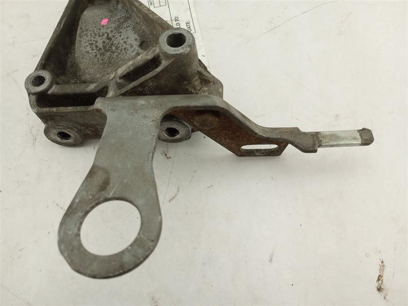 Saab 9-5 Engine Mount Bracket