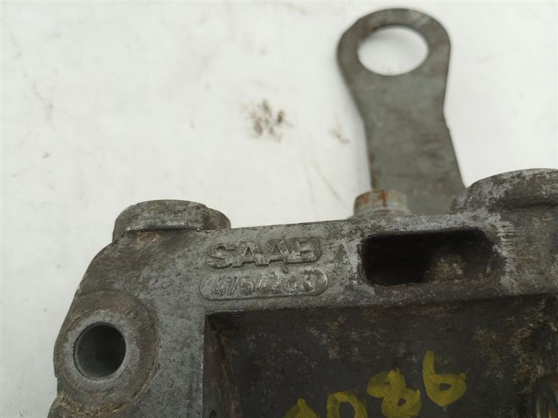 Saab 9-5 Engine Mount Bracket