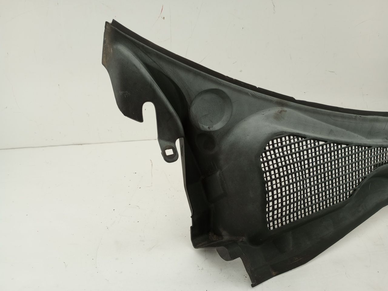 Saab 9-5 Cowl Vent Panel