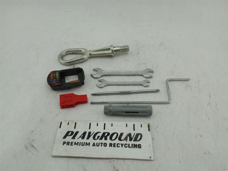 BMW 645Ci Vehicle Tool Set