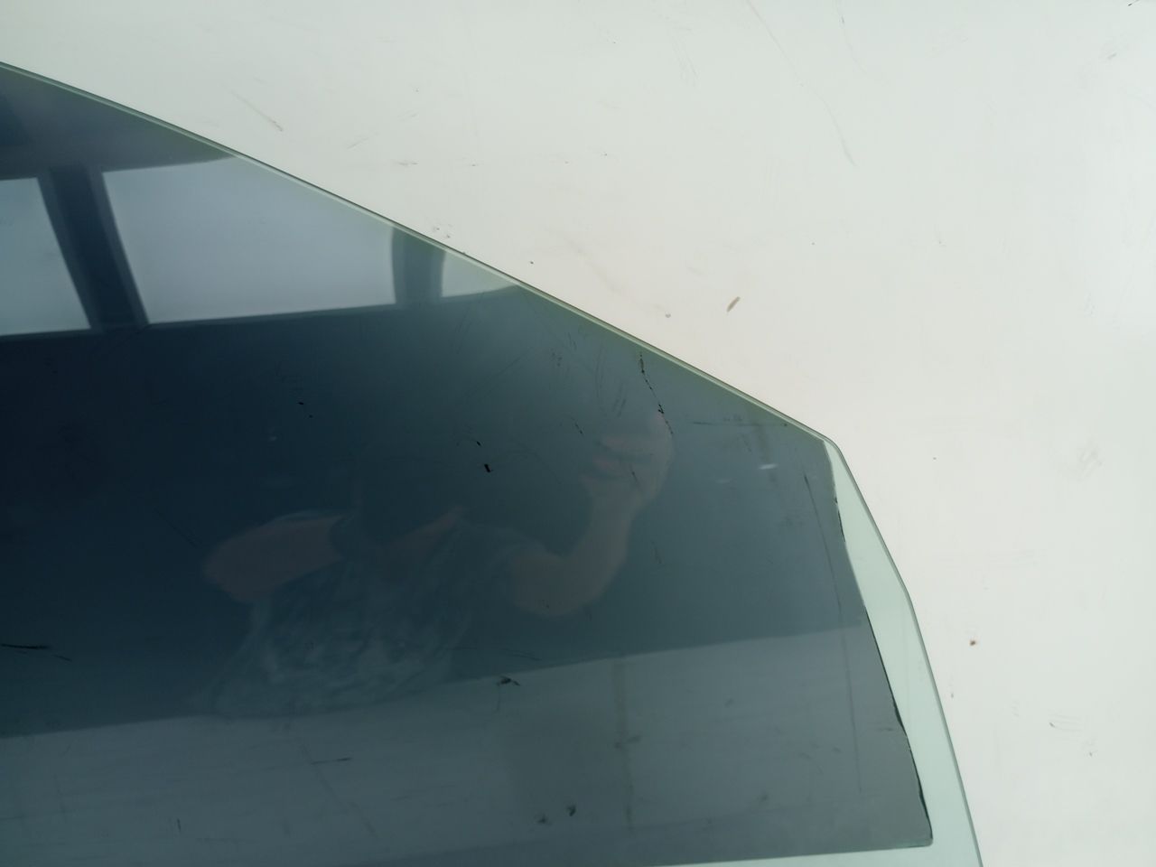 BMW 645Ci Front Right Door Glass