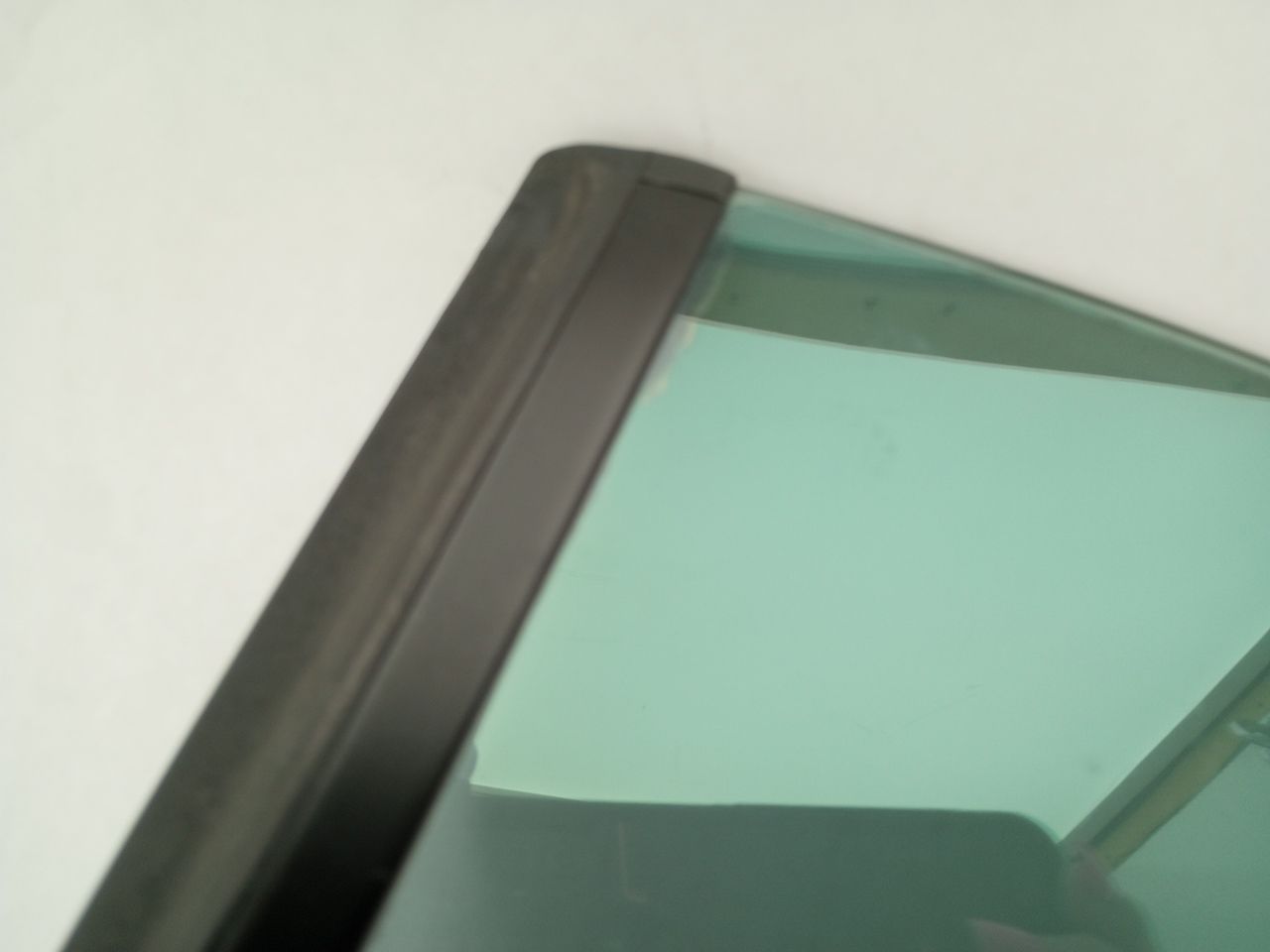 BMW 645Ci Rear Left Quarter Glass