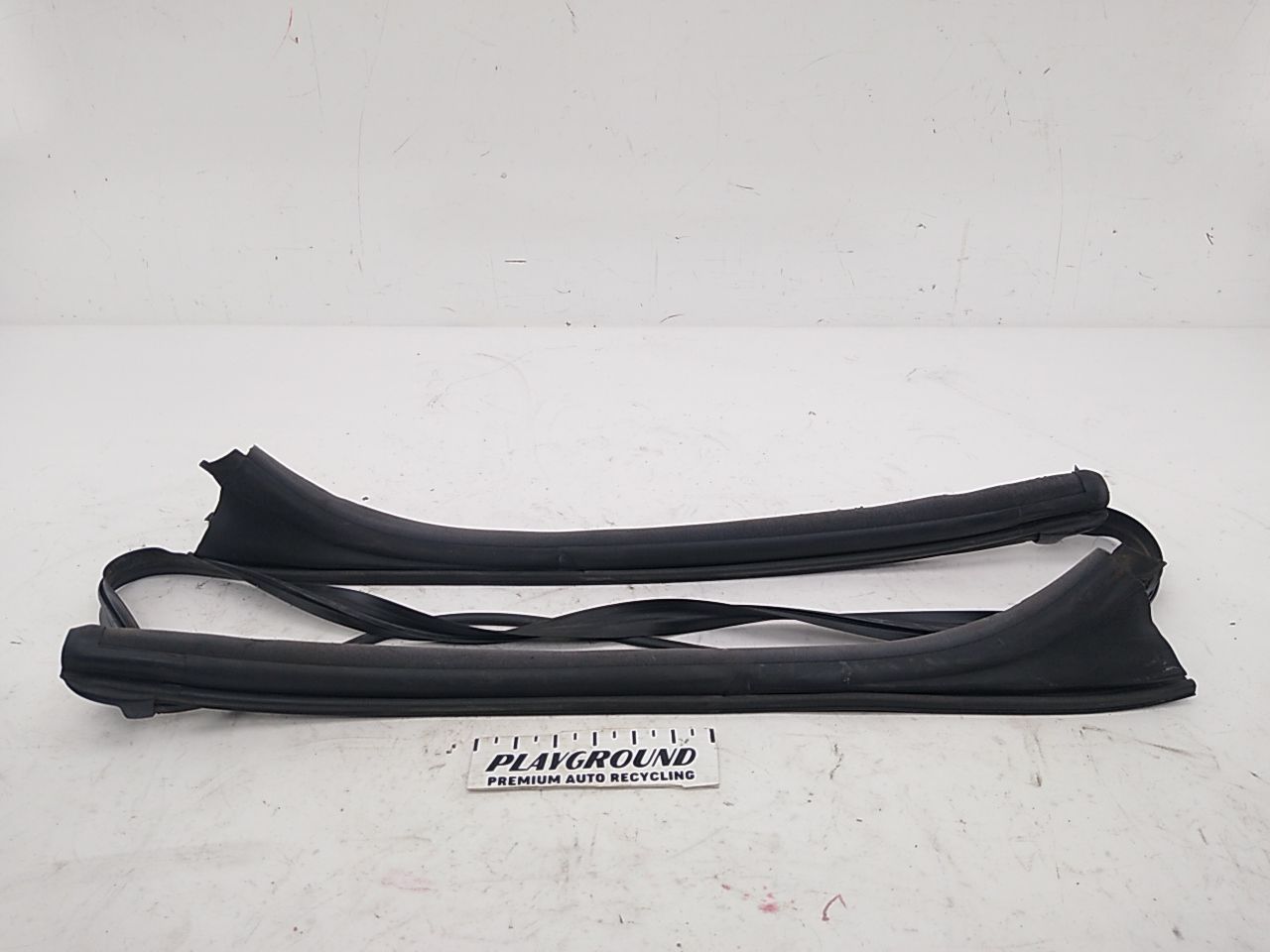 BMW 645Ci Windshield Moulding