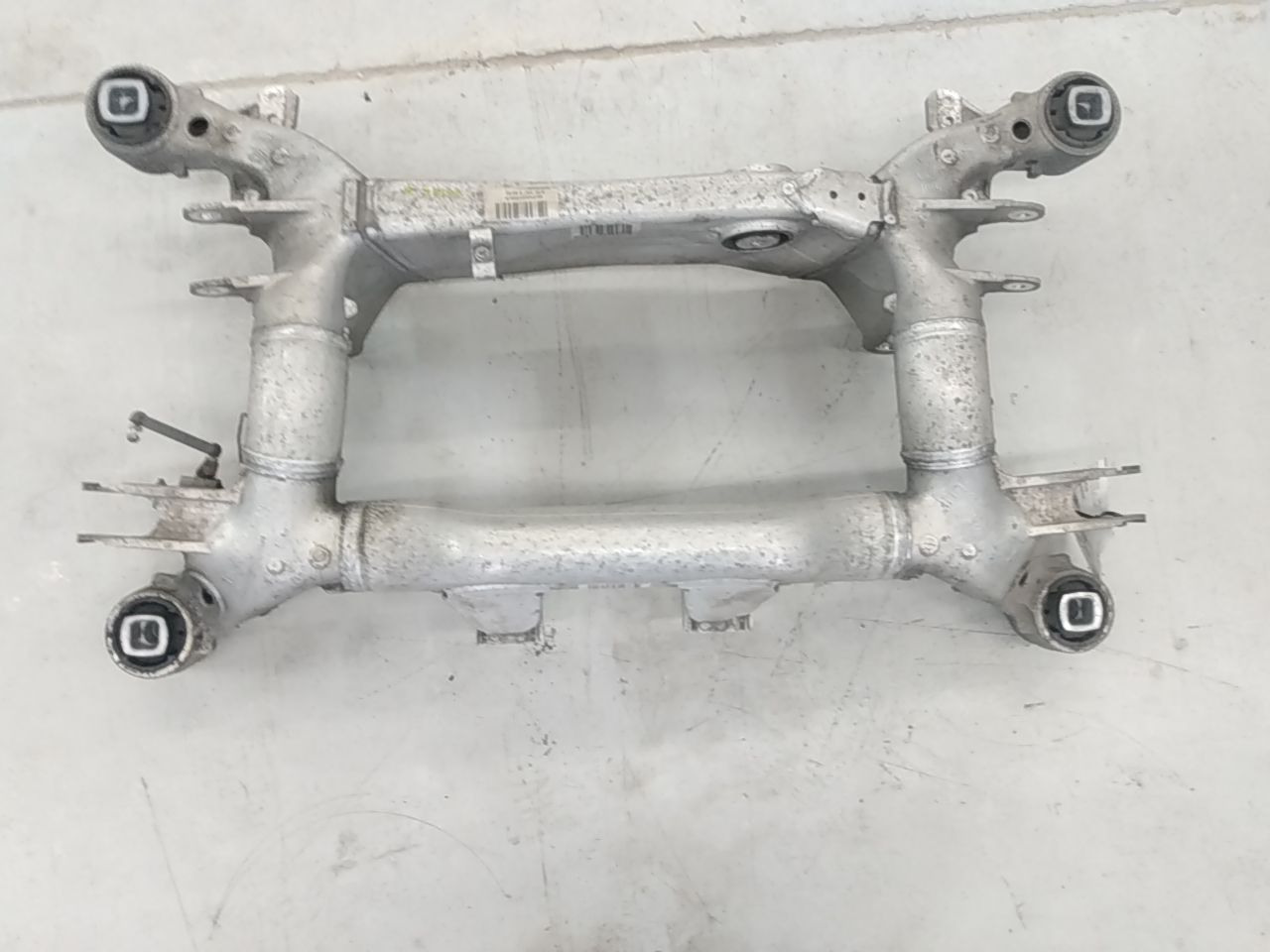 BMW 645Ci Rear Subframe Crossmember Support