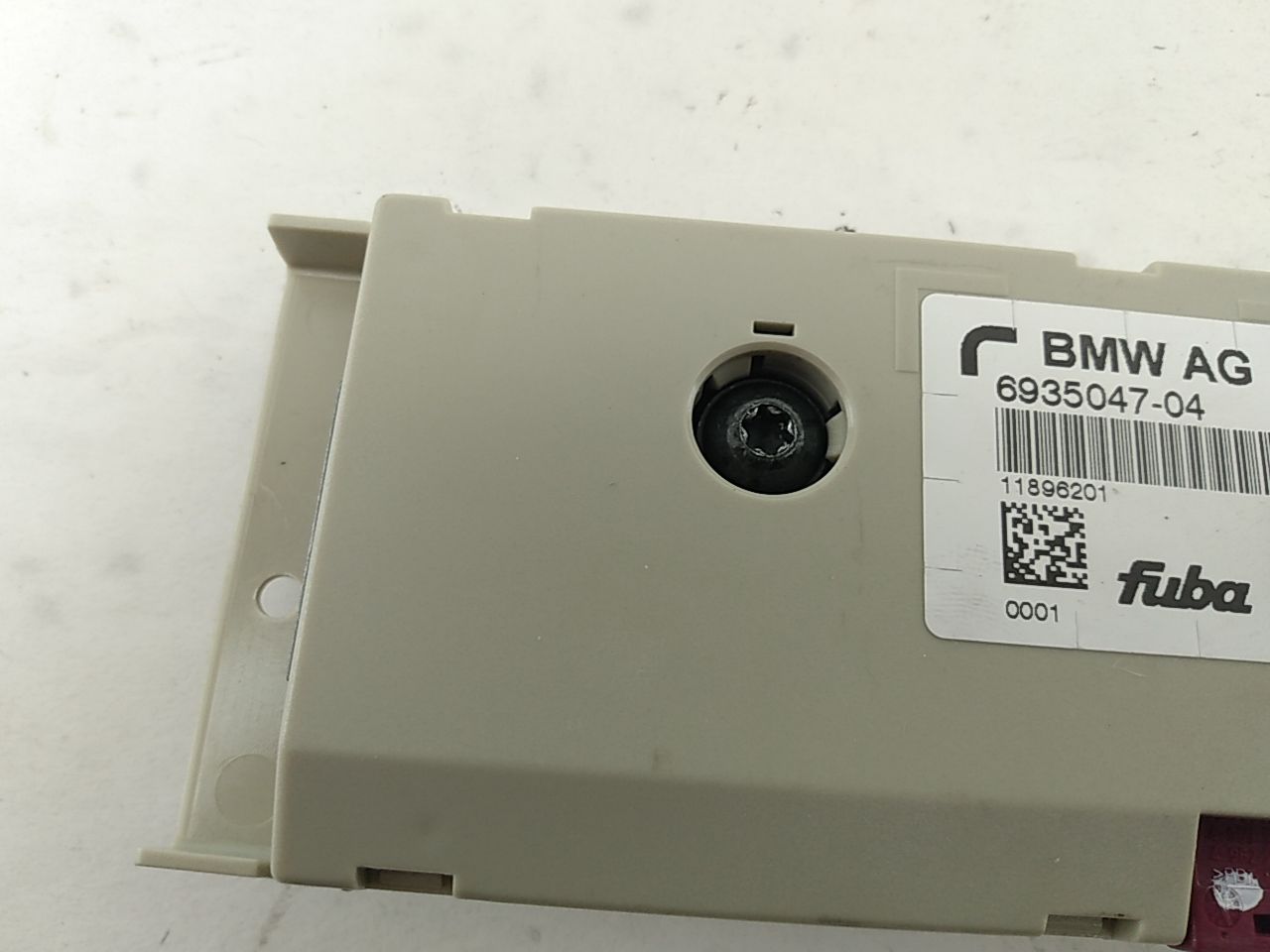 BMW 645Ci Trunk Antenna Amplifier