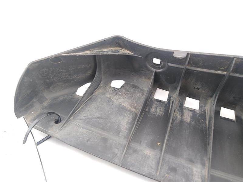 BMW 645Ci Rear Bumper Center Guide