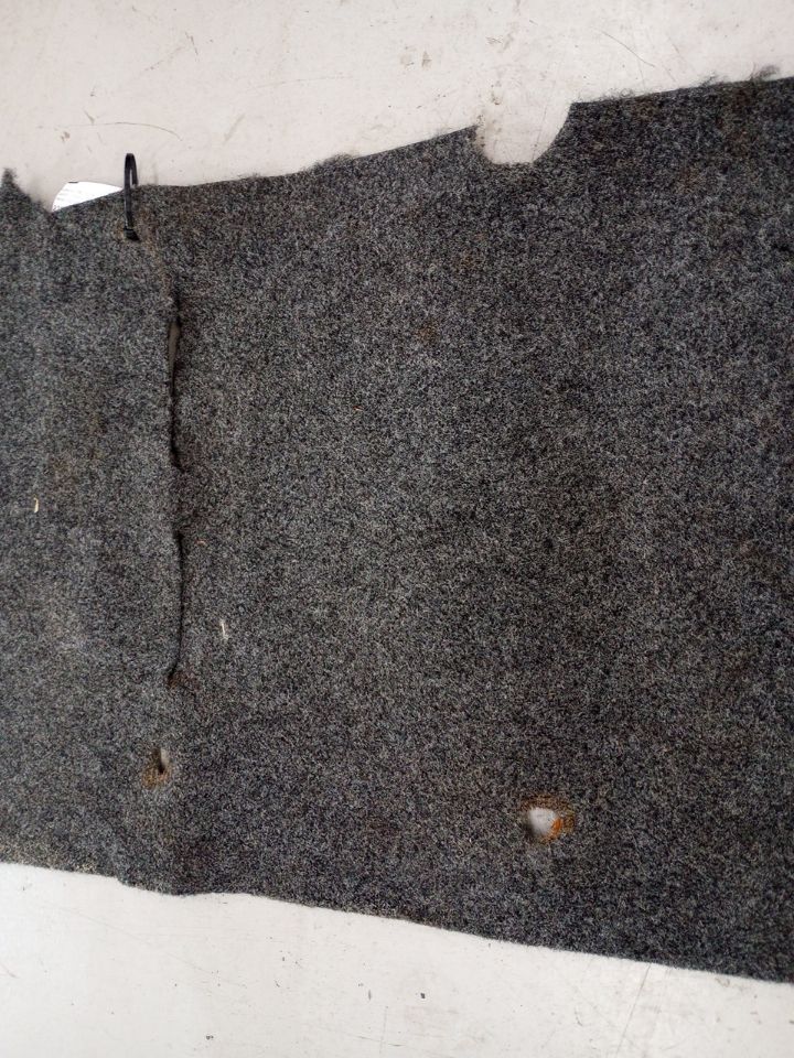 BMW 318i Left Carpet