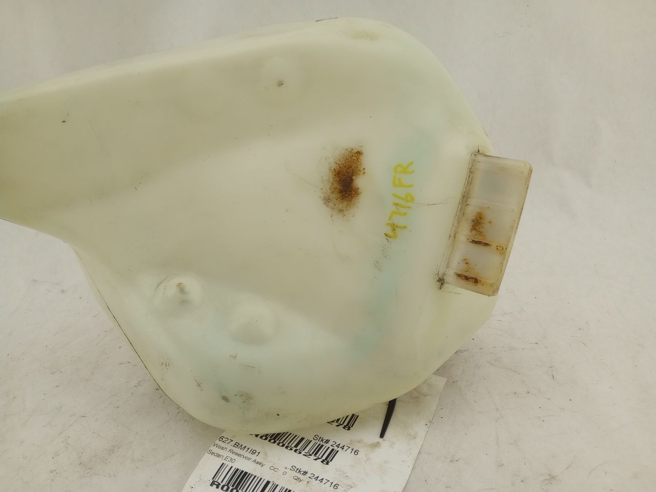 BMW 318i Washer Fluid Reservoir