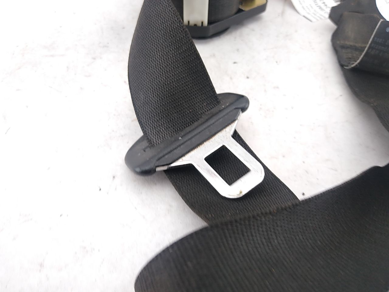 BMW 318i Front Left Seat Belt Retractor