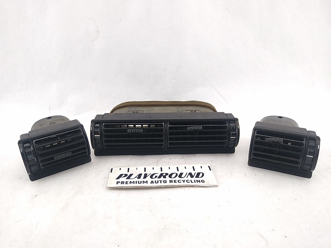 BMW 318i Dash Air Vent Set