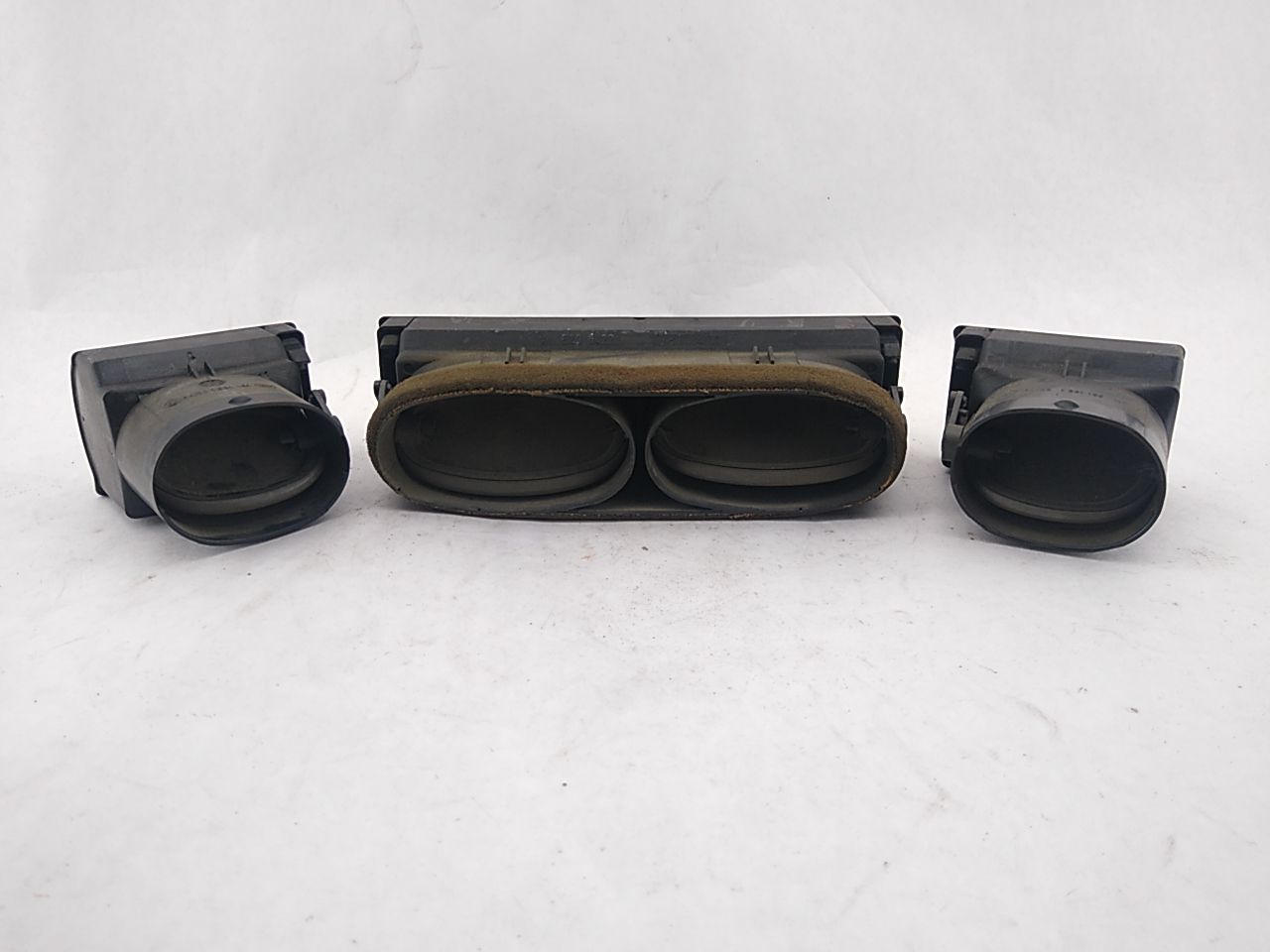 BMW 318i Dash Air Vent Set - 0