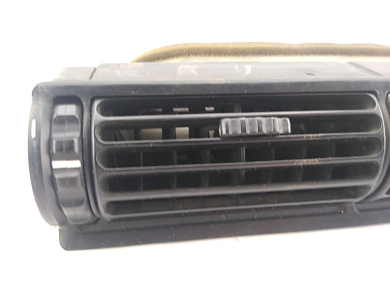 BMW 318i Dash Air Vent Set