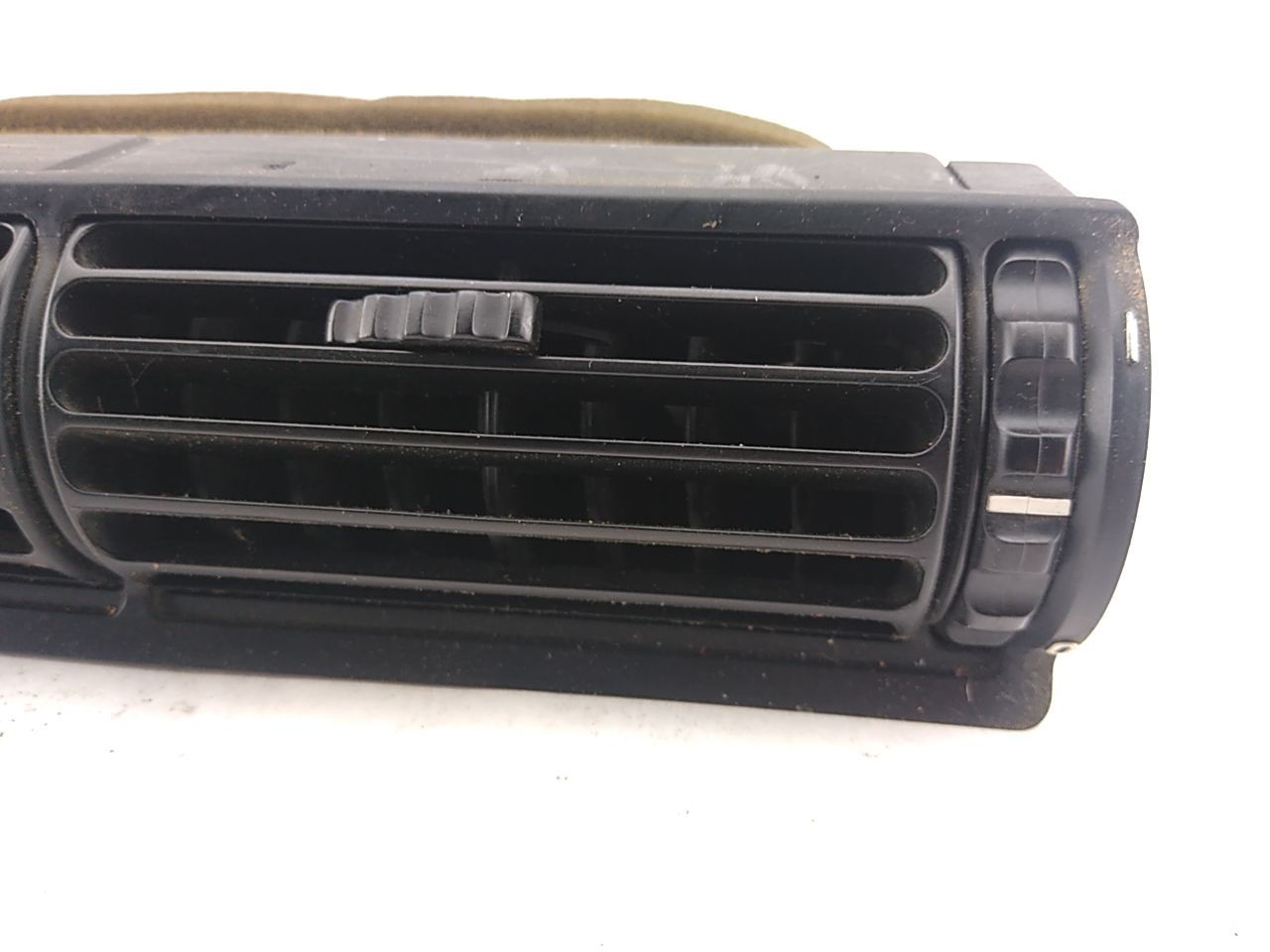 BMW 318i Dash Air Vent Set