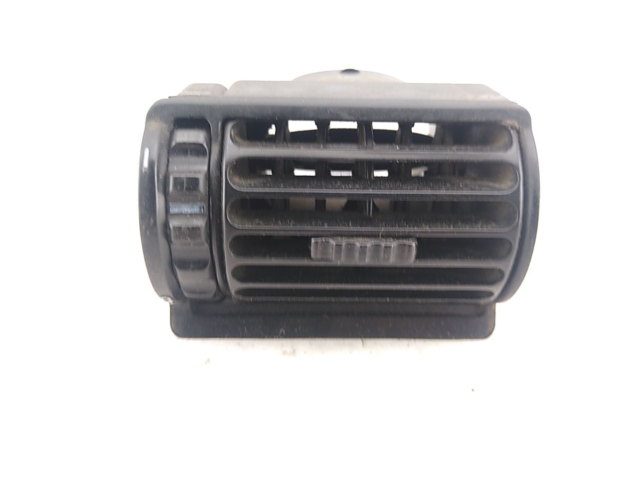 BMW 318i Dash Air Vent Set