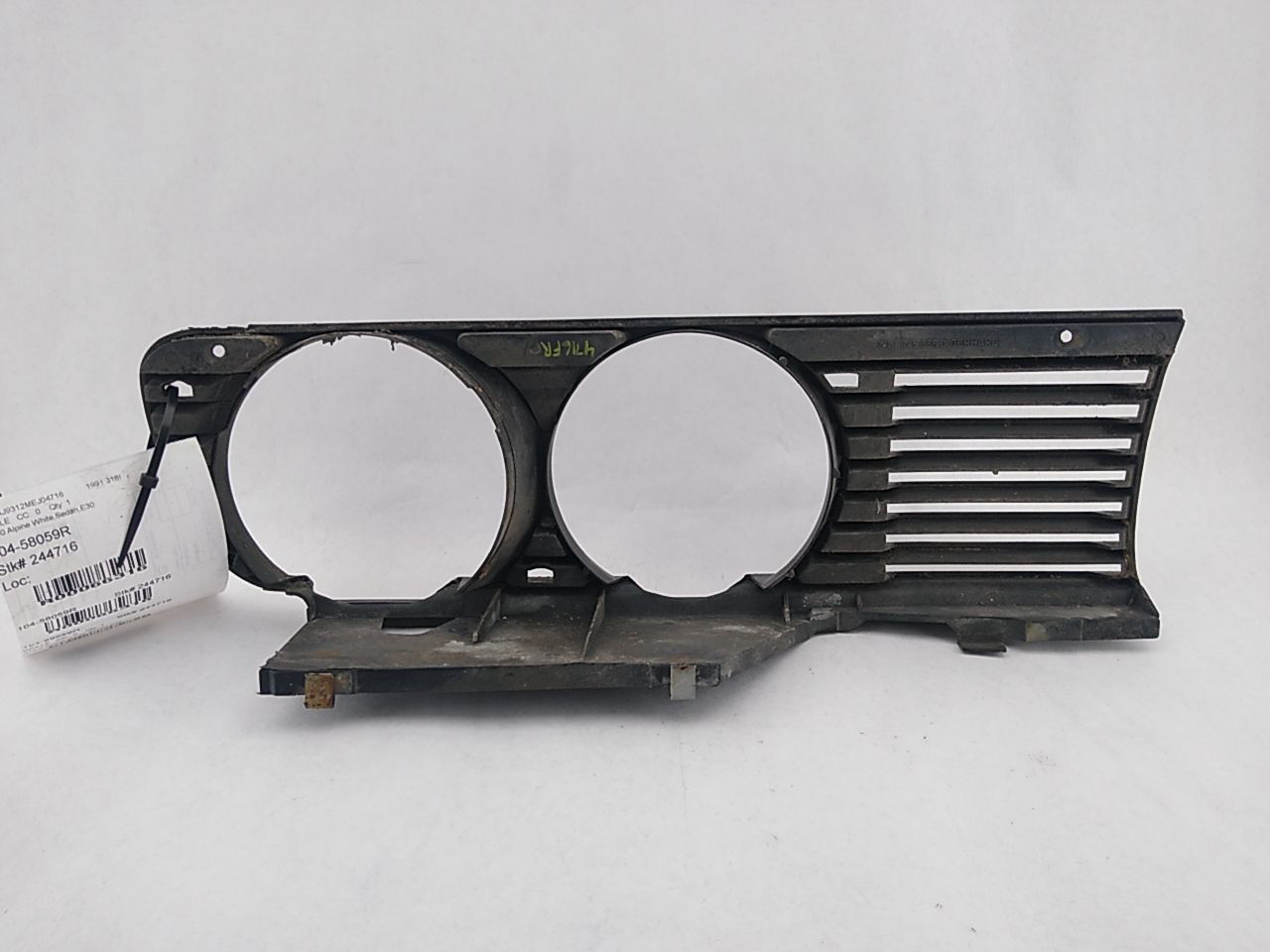 BMW 318i Front Right Grille - 0