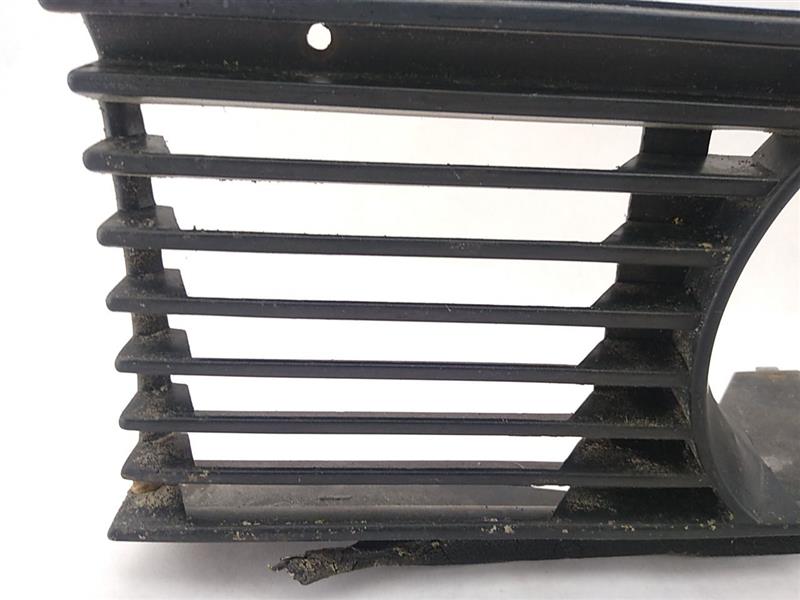 BMW 318i Front Right Grille