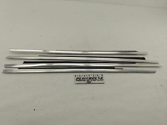 BMW 318i Exterior Door Window Sweep Set